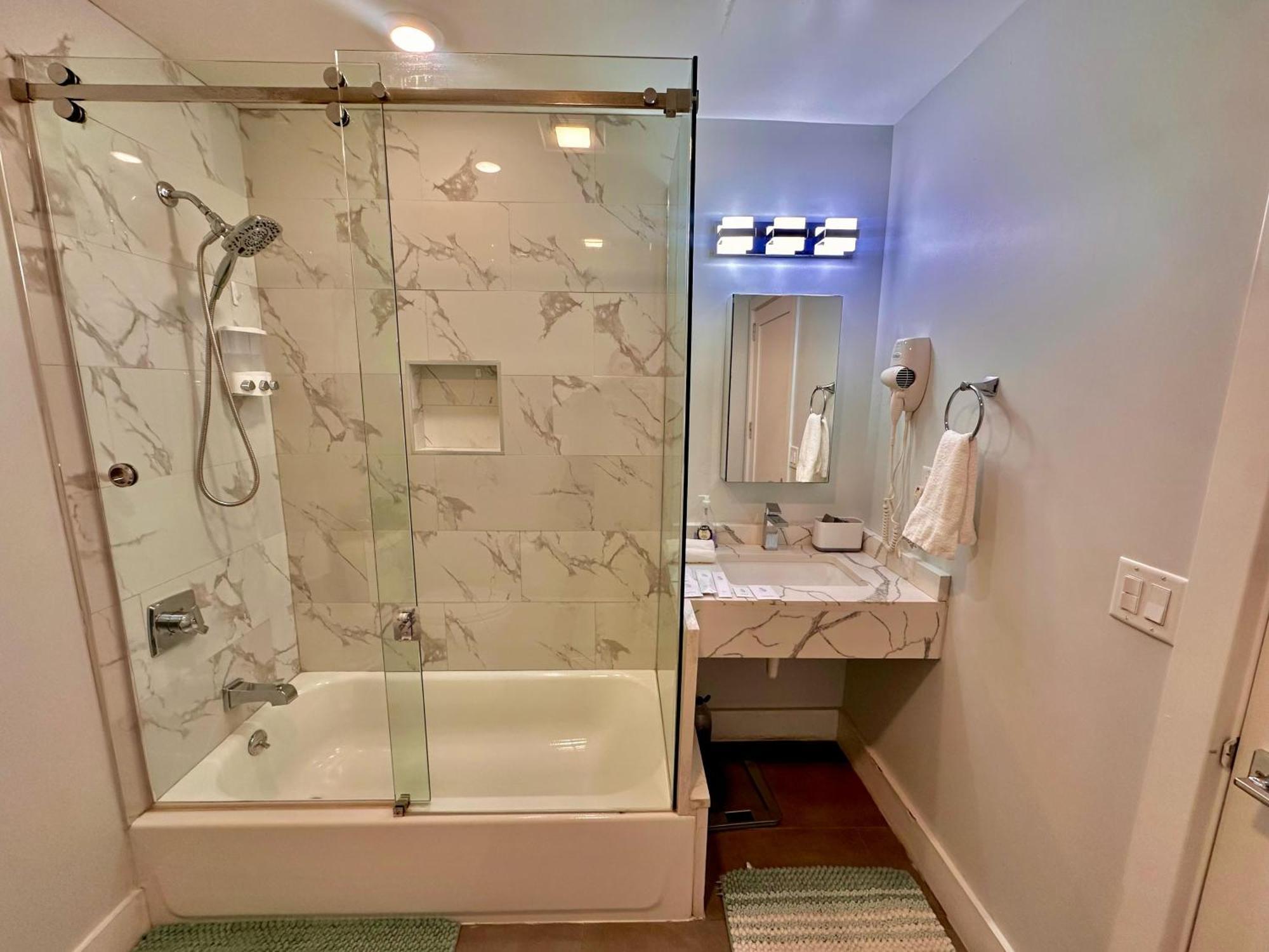 The Trendy Suite - Upgraded 2Br With Luxe Amenities 패터슨 외부 사진