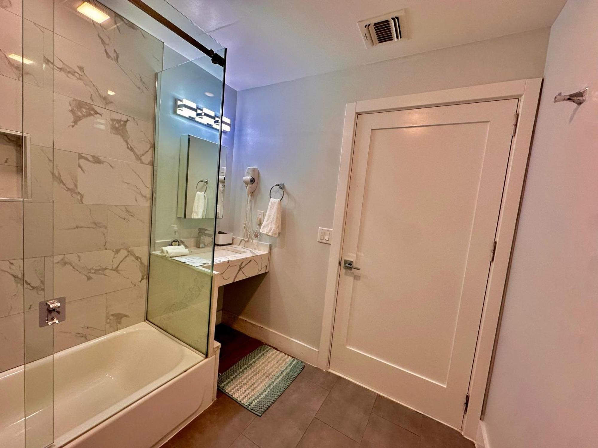 The Trendy Suite - Upgraded 2Br With Luxe Amenities 패터슨 외부 사진